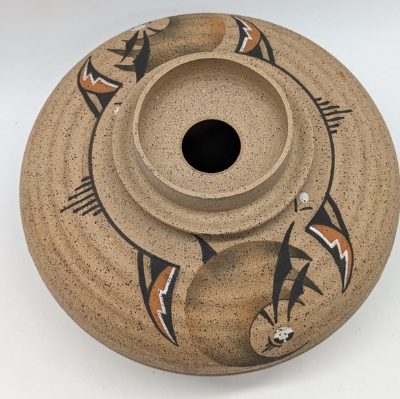 Native Southwestern Tan Brown Clay Earthenware Vessel - Picture 6 of 9
